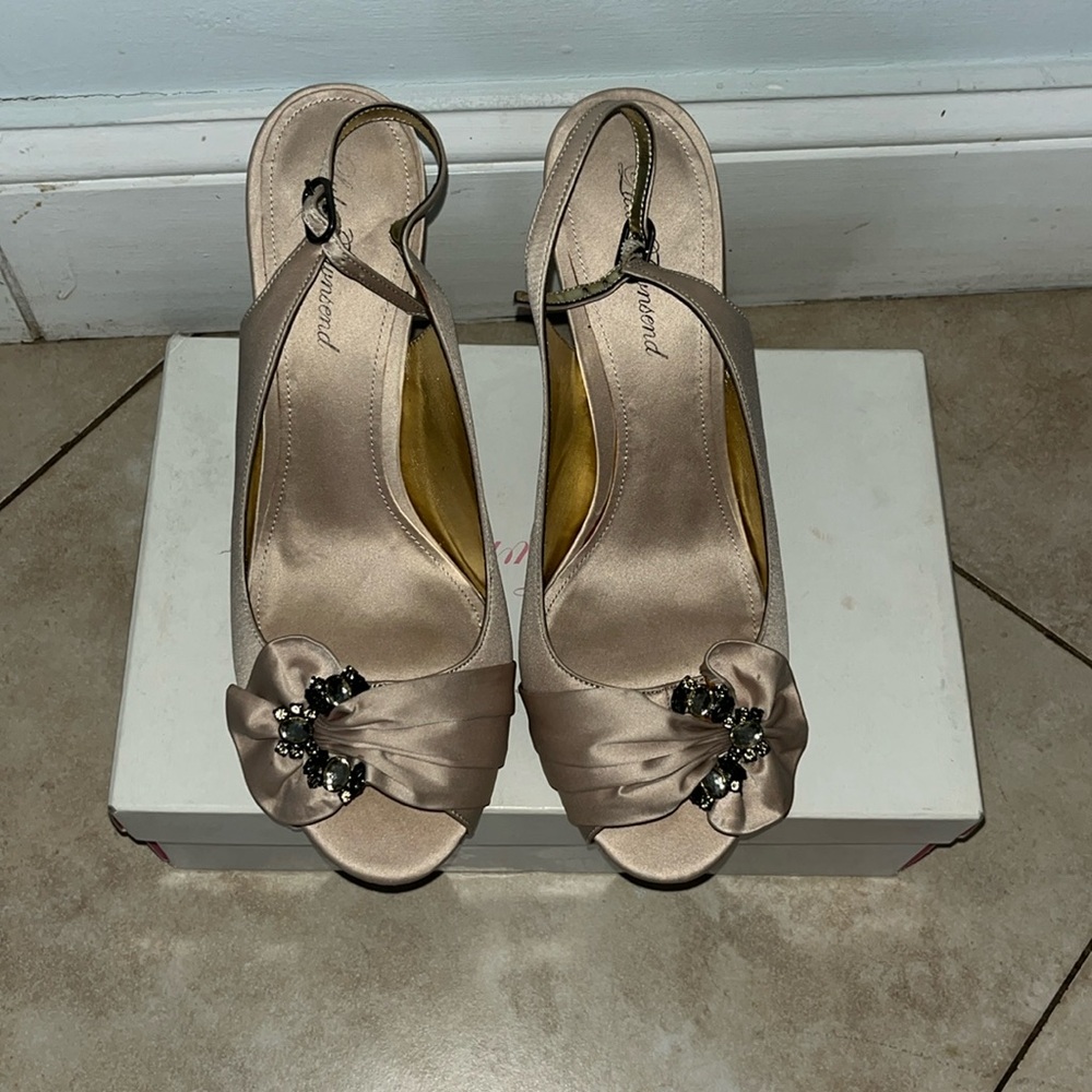 Lulu Townsend Nude heel